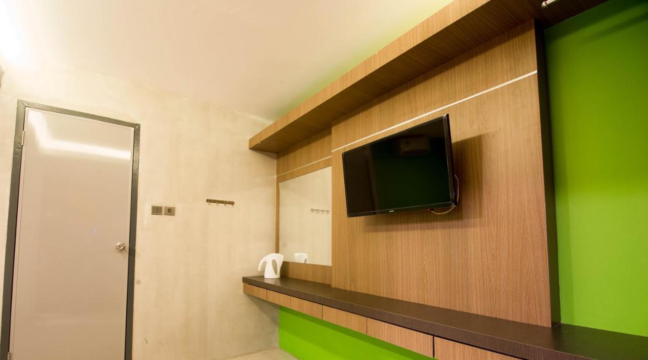 Monaco Boutique Hotel Sadong Jaya Kota Kinabalu Exterior foto